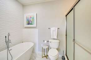 Luxe Waterfront Condo on Lake Hamilton w/ Balcony!