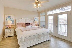 Luxe Waterfront Condo on Lake Hamilton w/ Balcony!
