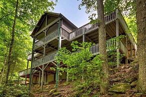 Hot Tub, Decks & Creek Access: Mccaysville Cabin!