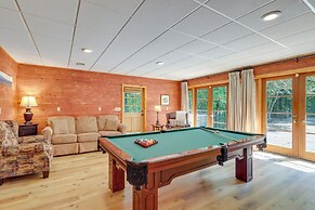 Hot Tub, Decks & Creek Access: Mccaysville Cabin!