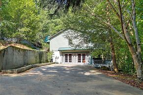 Hot Tub, Decks & Creek Access: Mccaysville Cabin!