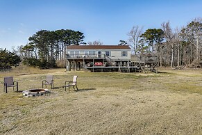 11 Mi to Chincoteague: Atlantic Home w/ Decks!