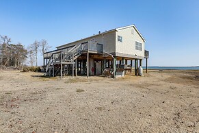 11 Mi to Chincoteague: Atlantic Home w/ Decks!