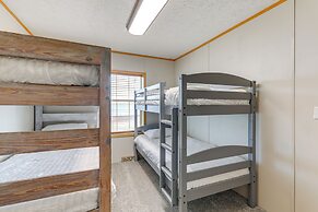 11 Mi to Chincoteague: Atlantic Home w/ Decks!