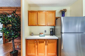 11 Mi to Chincoteague: Atlantic Home w/ Decks!