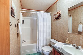 11 Mi to Chincoteague: Atlantic Home w/ Decks!