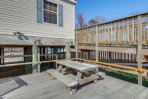 11 Mi to Chincoteague: Atlantic Home w/ Decks!