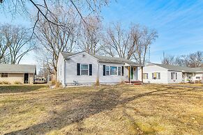 < 1 Mi to Route 66: Home w/ Large Yard!