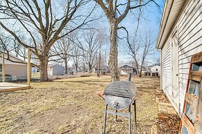 < 1 Mi to Route 66: Home w/ Large Yard!
