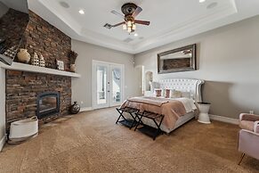 Luxury Home With Slide Pool/spa/movie Theatre 5 Bedroom Home