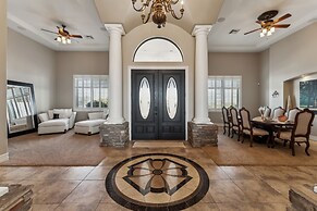 Luxury Home With Slide Pool/spa/movie Theatre 5 Bedroom Home