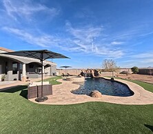 Luxury Home With Slide Pool/spa/movie Theatre 5 Bedroom Home