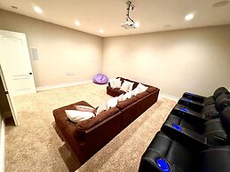 Luxury Home With Slide Pool/spa/movie Theatre 5 Bedroom Home