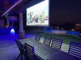 Luxury Home With Slide Pool/spa/movie Theatre 5 Bedroom Home