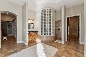 Luxury Home With Slide Pool/spa/movie Theatre 5 Bedroom Home