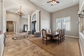 Luxury Home With Slide Pool/spa/movie Theatre 5 Bedroom Home