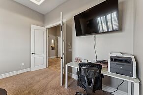 Luxury Home With Slide Pool/spa/movie Theatre 5 Bedroom Home