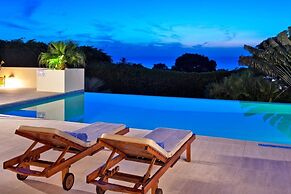 Tom Tom 4 Bedroom Villa