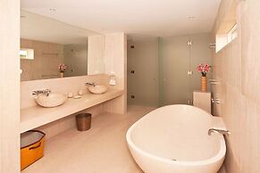 Tom Tom 4 Bedroom Villa