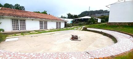 iSTAYS The Colonial Villa Yercaud