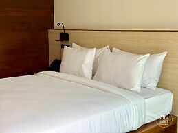 360 issara Floating Resort