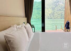 360 issara Floating Resort