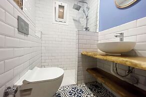 2BR and 2bath balcony apt in heart of isatanbul #3