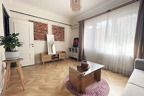 2BR and 2bath balcony apt in heart of isatanbul #3