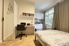 2BR and 2bath balcony apt in heart of isatanbul #3