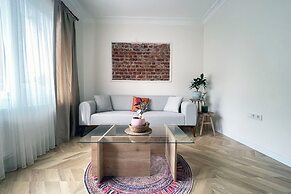 2BR and 2bath balcony apt in heart of isatanbul #3