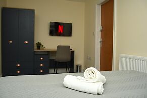 Warrington Suites by Relax Stays