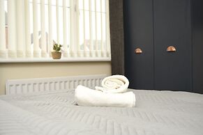 Warrington Suites by Relax Stays