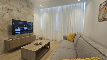 37 NIC - Stay City Center Gem