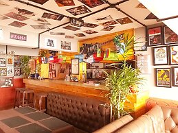 oak valley retreat homestay hostel cafe