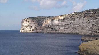 Sea and Country View 1st Floor Apartment