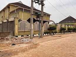 Aaliyah Royale Hotel