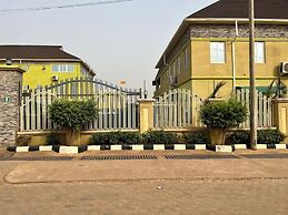 Aaliyah Royale Hotel