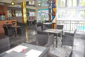 Aaliyah Royale Hotel