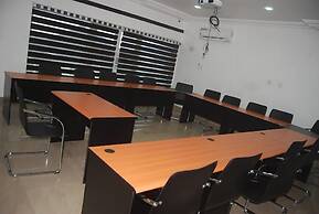 Aaliyah Royale Hotel