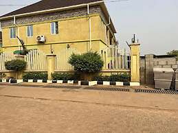 Aaliyah Royale Hotel