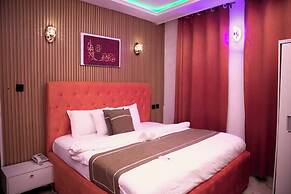 Size99 Apartment and Suites