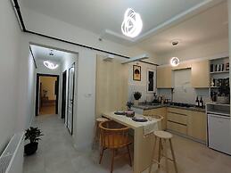 2BR2Bath Central Apt Close to Nişantaşi