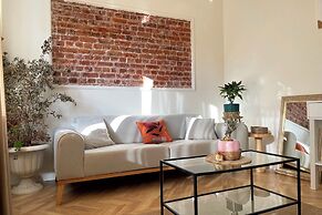 2BR2Bath Central Apt Close to Nişantaşi