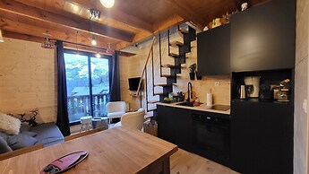 Scenic Apartment With Garden
