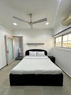Golden Crystal Hotel