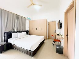 Golden Crystal Hotel