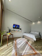 studio unit with pool and gym