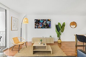 Relax & Feel The Good Vibes In Our Condo