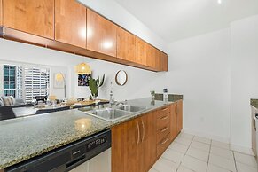 Relax & Feel The Good Vibes In Our Condo