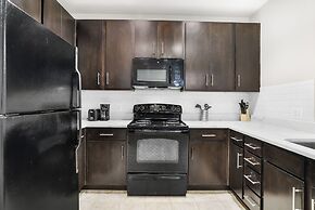 DC Charm in Crystal Apartments